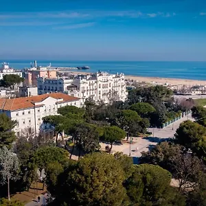 Residenza Parco Fellini Римини